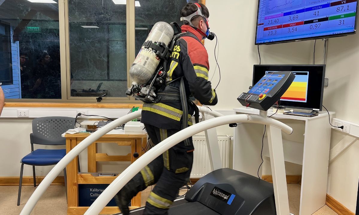 Bomberos de Puerto Montt se someten a pruebas integrales de salud