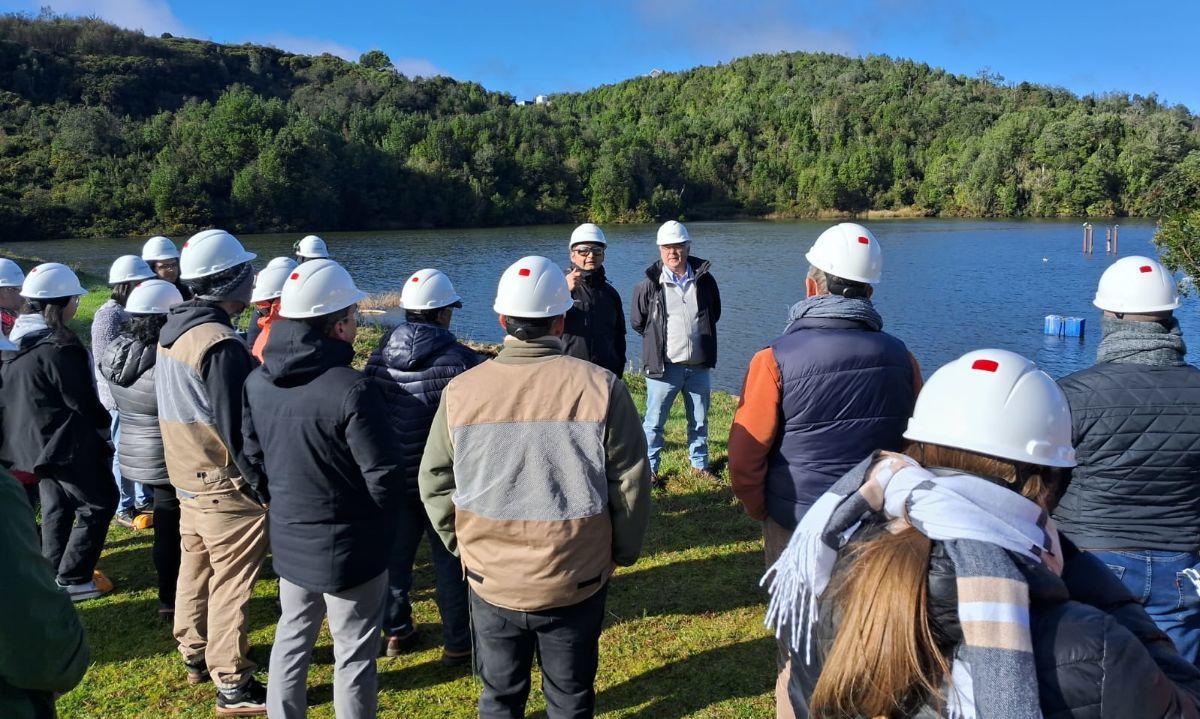 Cámara de Comercio y Juntas de Vecinos visitan planta potabilizadora de Ancud 