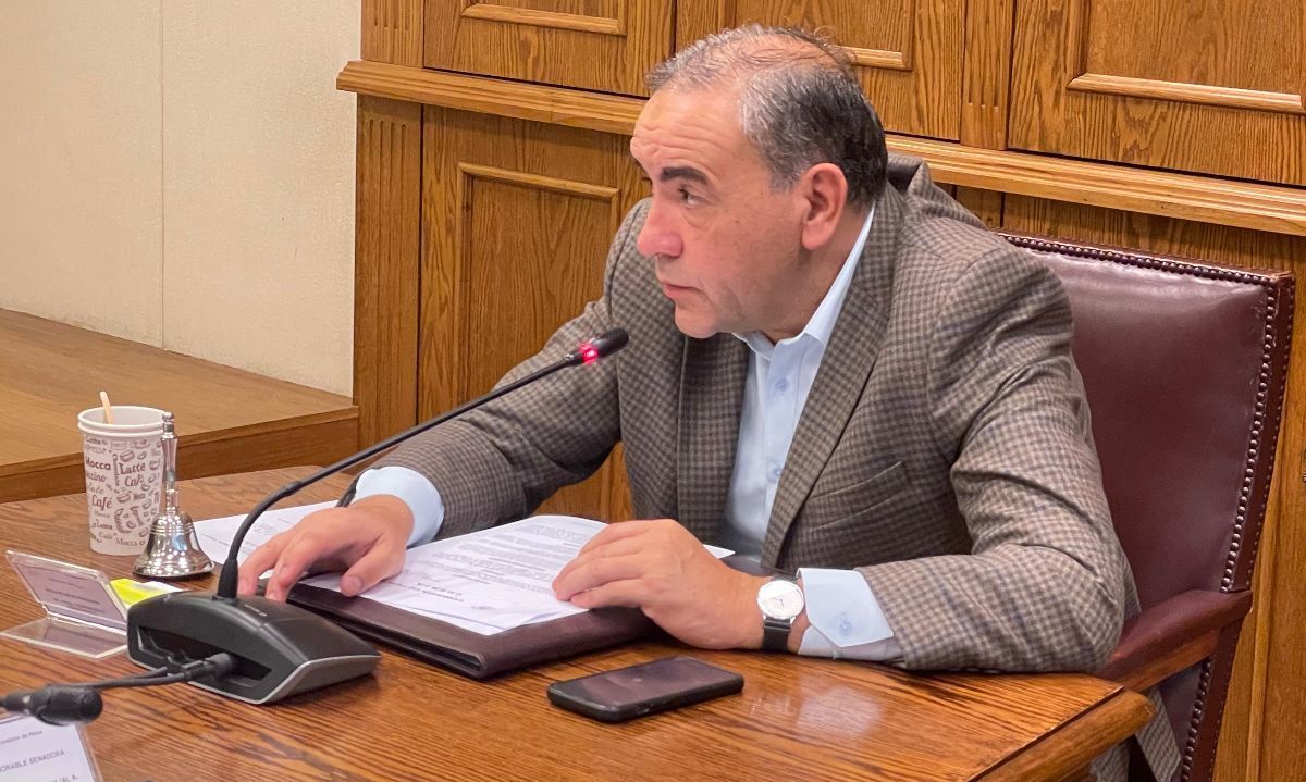 Senador Fidel Espinoza destaca proyecto de ley de buzos