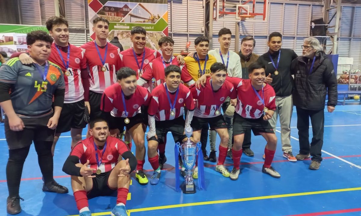 Universidad Santo Tomás de Puerto Montt ganó Campeonato Regional de Futsal Varones de las Ligas Deportivas de Educación Superior
