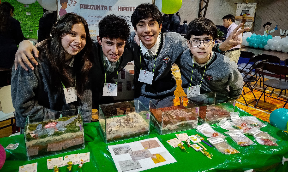 Feria de Ciencias y Tecnología en la Escuela Árabe Siria Destaca la Innovación Estudiantil
