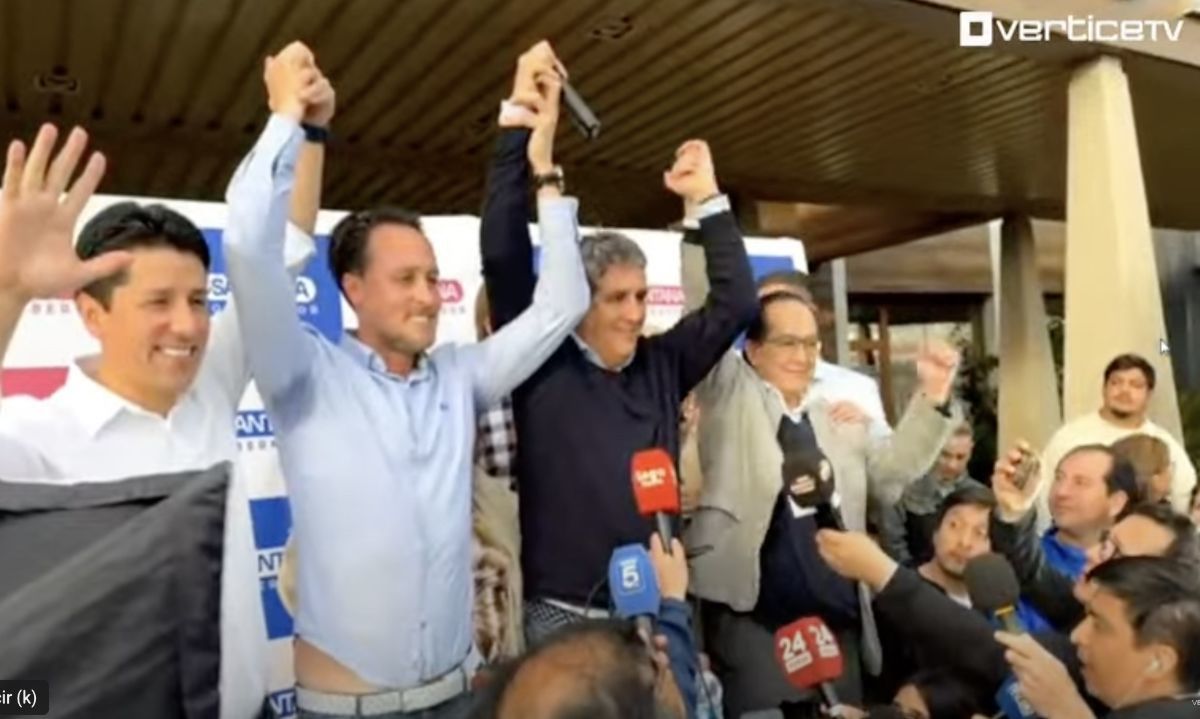 Alejandro Santana: “Es momento de colocarse el overol y comenzar a trabajar por Los Lagos”