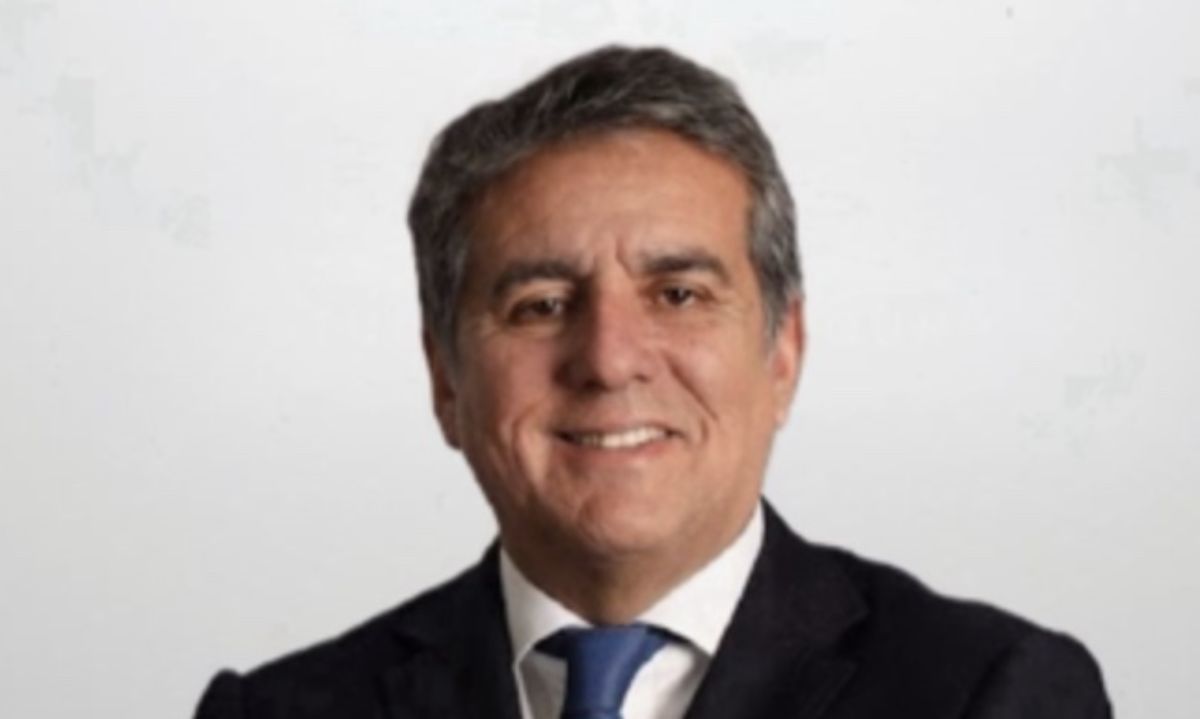 ¿Quién es Alejandro Santana, el nuevo gobernador regional?