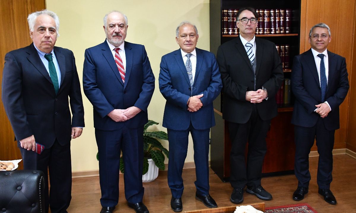 Ministro Valderrama destaca desafíos de infraestructura y seguridad en su visita a tribunales de Los Lagos