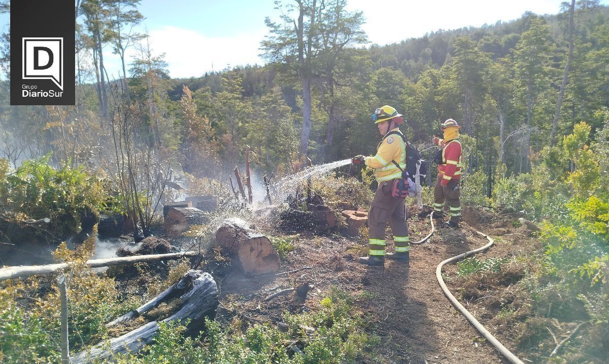 Controlado se encuentra incendio forestal en San Juan de la Costa