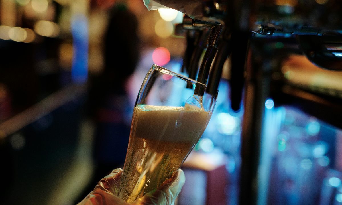 Verano 2025: ¿Cómo prevenir el consumo de alcohol y drogas en contextos laborales?