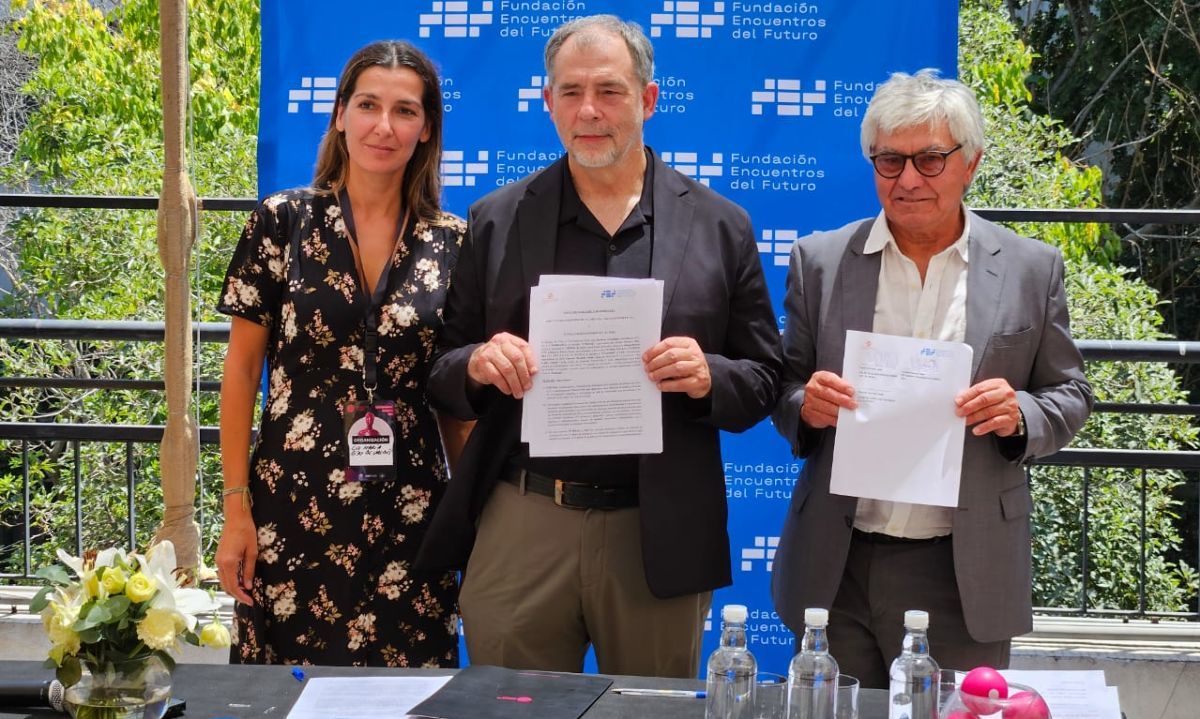 SalmonChile junto a Encuentros del Futuro firman acuerdo para potenciar la ciencia relacionada a la salmonicultura y los océanos