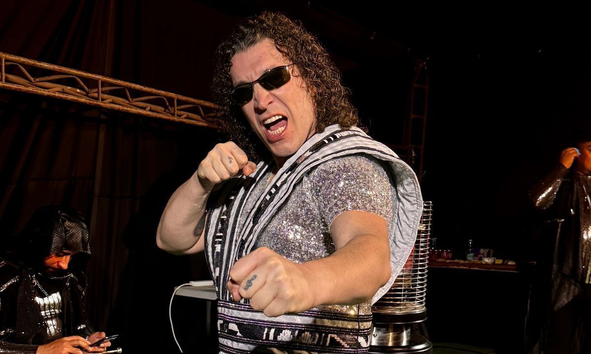 Leo Rey enciende la noche del jueves con su gira "20 Años" 