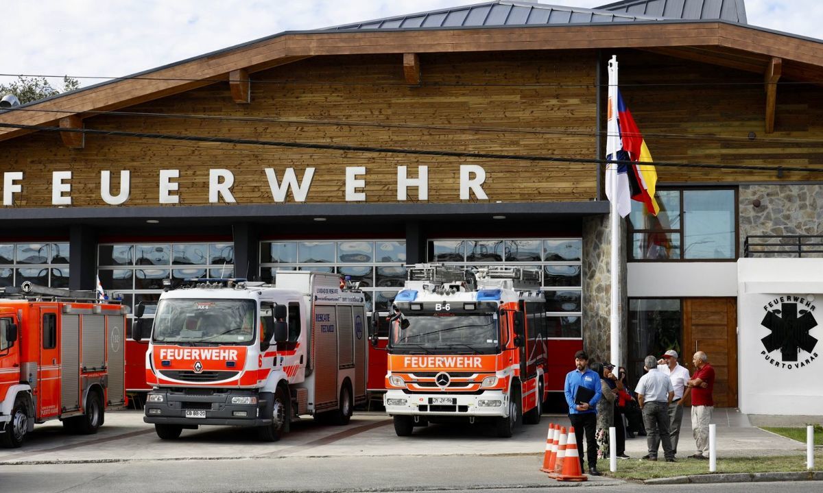 Bomberos de Puerto Varas inauguran moderno cuartel en Puerto Chico