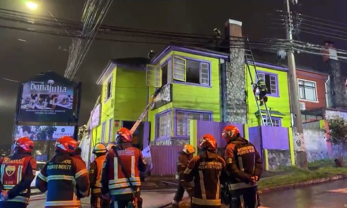 Noche de incendios en Puerto Montt: Bomberos combatieron emergencias en distintos puntos de la ciudad