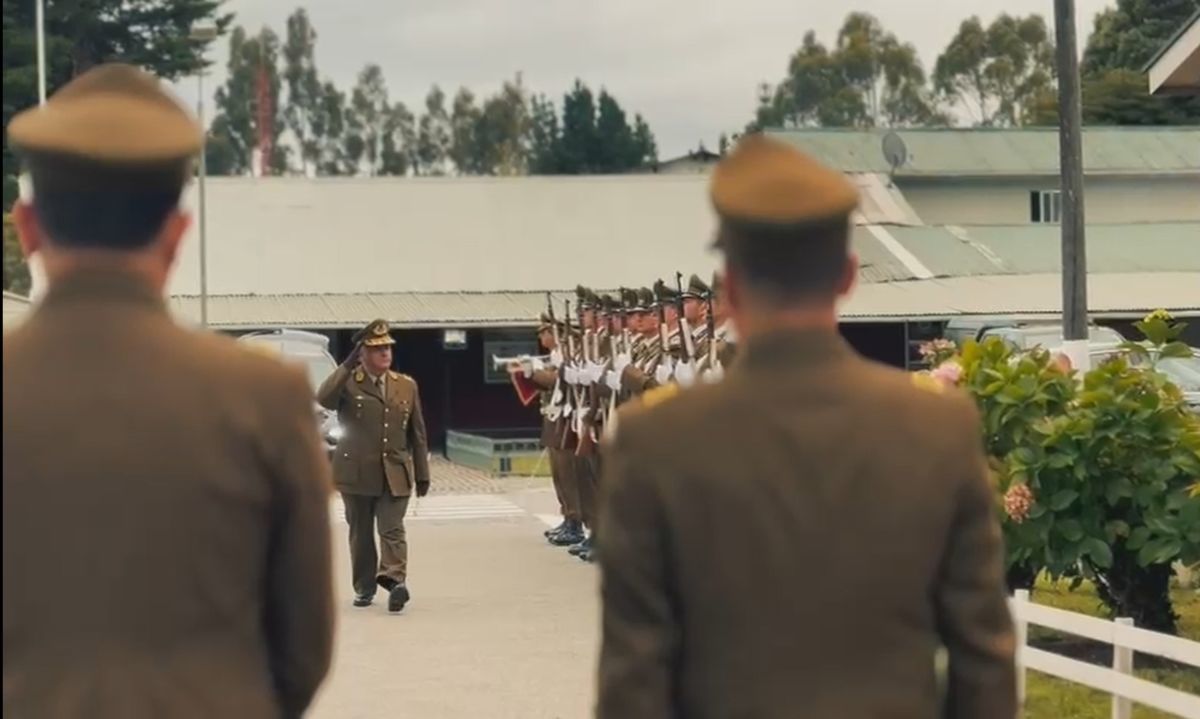General Jorge Valdivia asume el mando en la Zona de Los Lagos