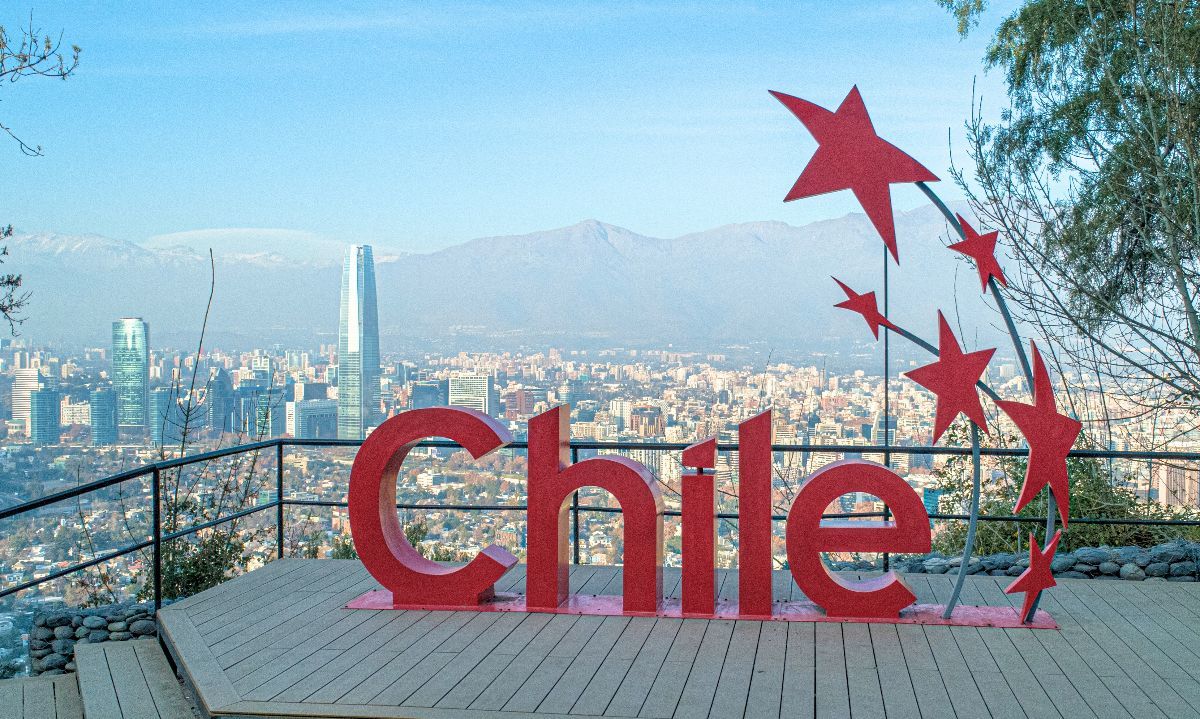 Orgullo chileno alcanza su nivel más alto desde 2019, según estudio