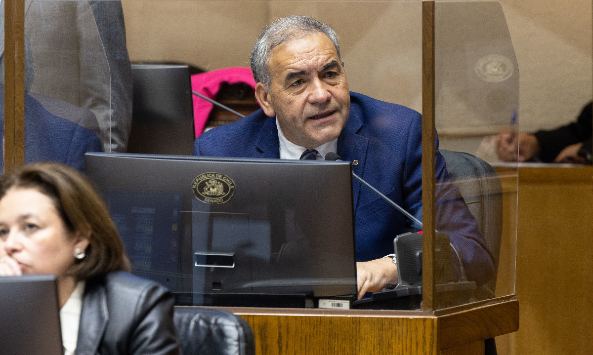 Senador Fidel Espinoza critica declaraciones del Ministro de Agricultura sobre seguridad rural