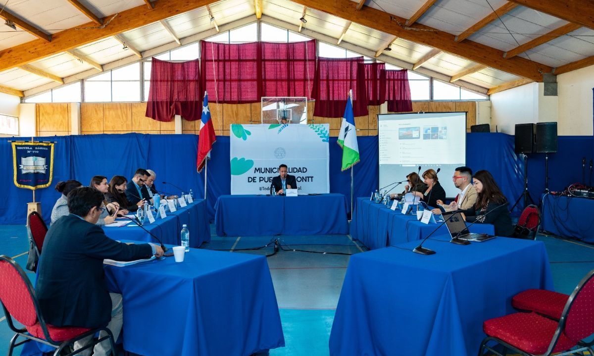 Concejo Municipal de Puerto Montt sesiona en terreno por primera vez