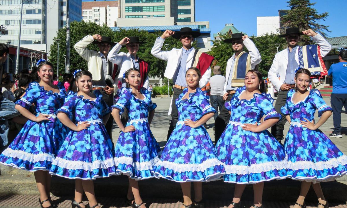 Ciclo de música y danza continúa este domingo en la Plaza de Armas de Puerto Montt