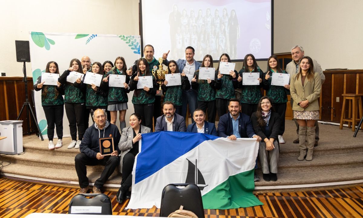 Puerto Montt reconoce a campeonas nacionales de básquetbol U-13