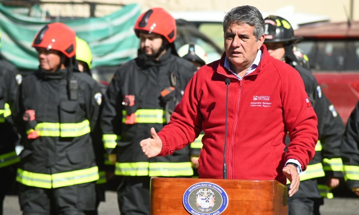 Gobierno Regional entrega equipamiento a Bomberos por más de 2.300 millones de pesos