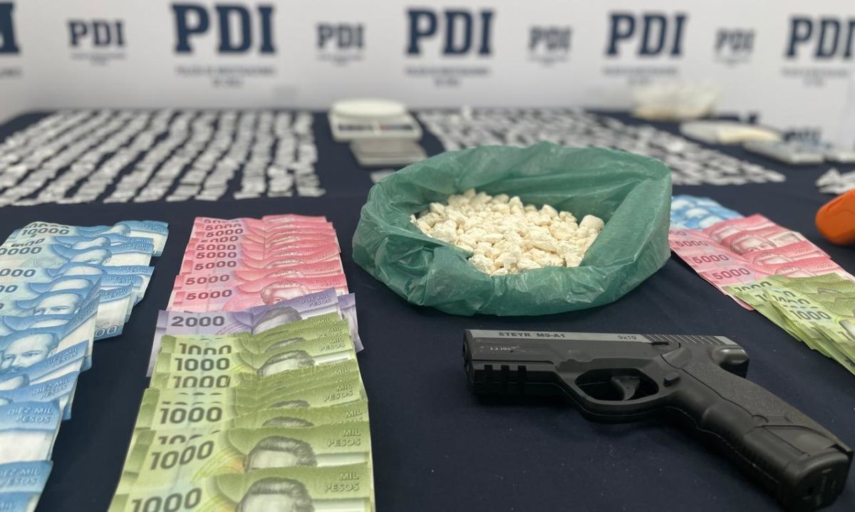 Detienen a dos extranjeros por venta de drogas mediante delivery en Quellón