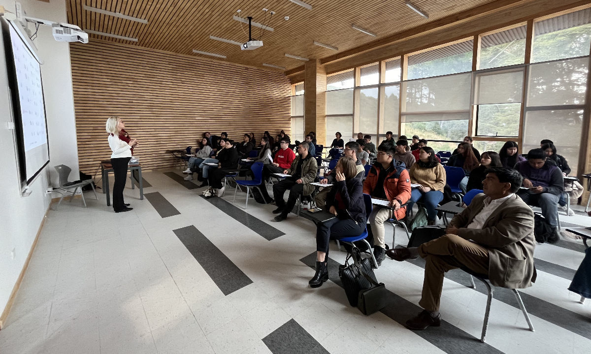 ULagos y Casa de Rusia fortalecen lazos para promover educación y cultura