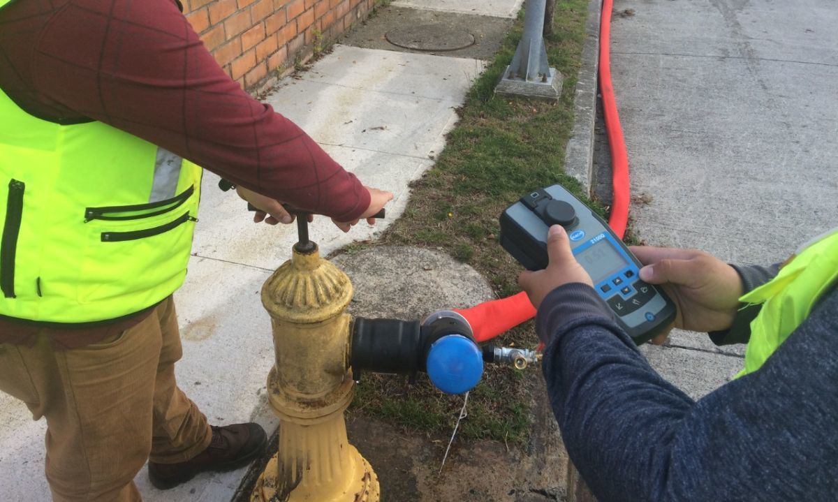 Suralis inicia nueva campaña de lavados en la red de agua potable de Ancud
