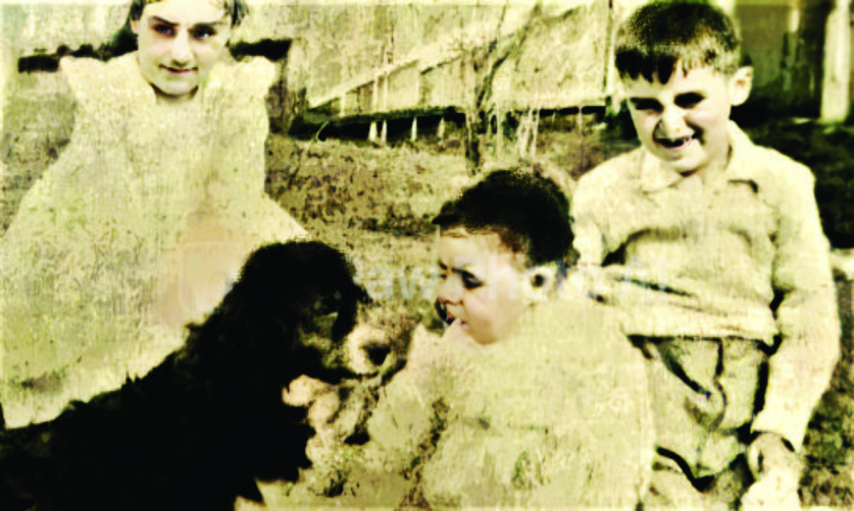 El niño que jugaba a conversar con los perros