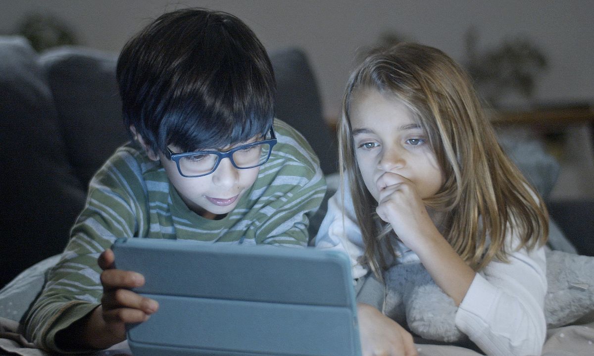 Del like al golpe: la conexión entre redes sociales y violencia juvenil