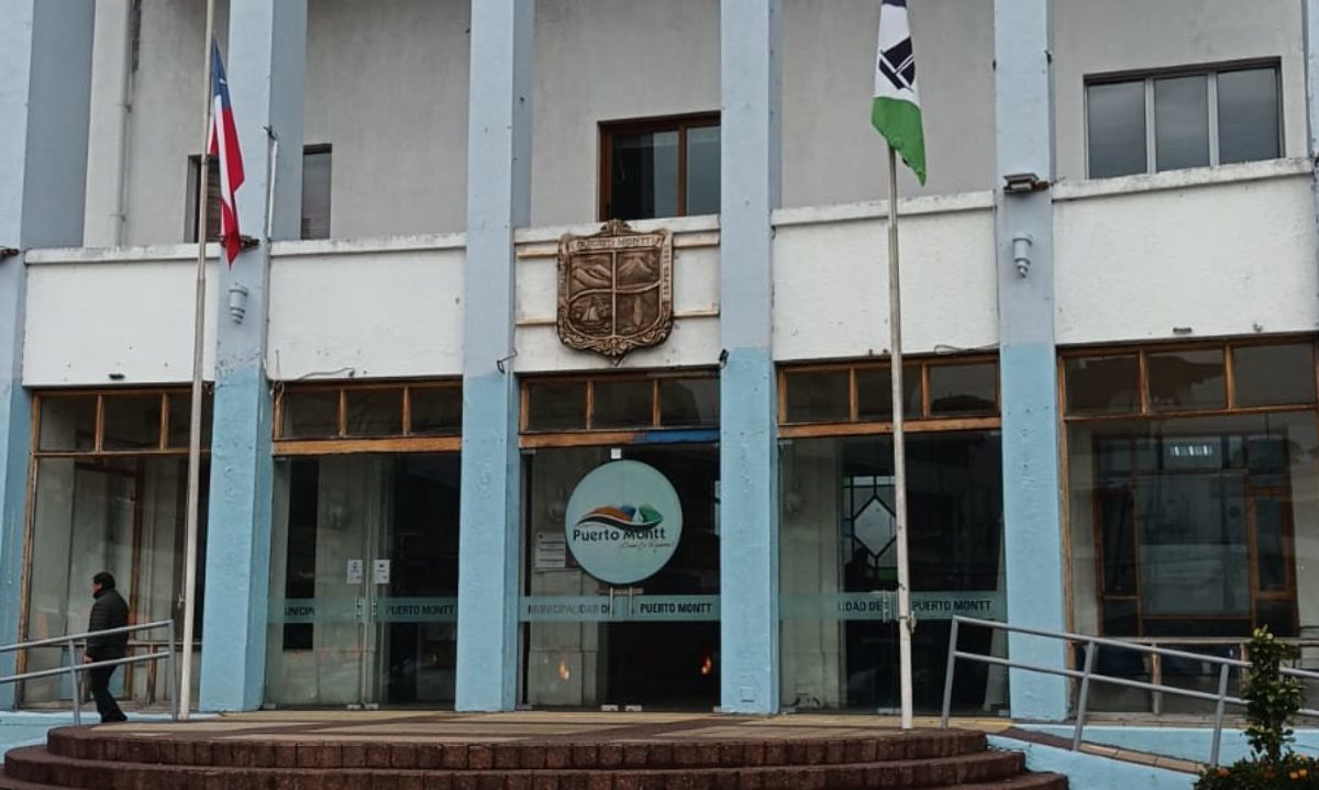 Puerto Montt presenta querella por falsificación de documentos en licitación pública