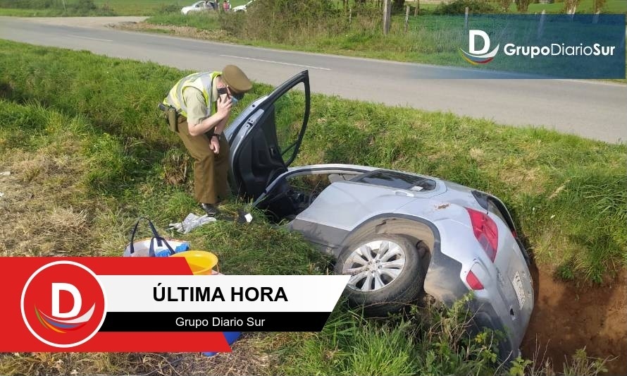 Cuatro heridos tras caer vehículo a una zanja en la Ruta 5 