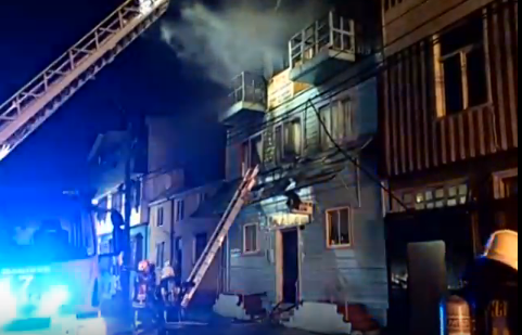 Un brasero causó incendio en residencial